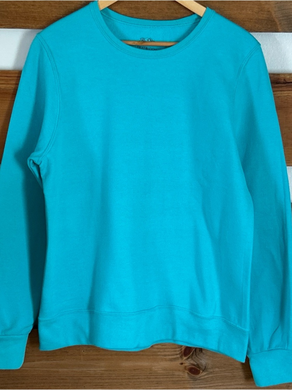 Fruit of the Loom Women's Size Large Ocean Teal Tagless Comfy Sweatshirt